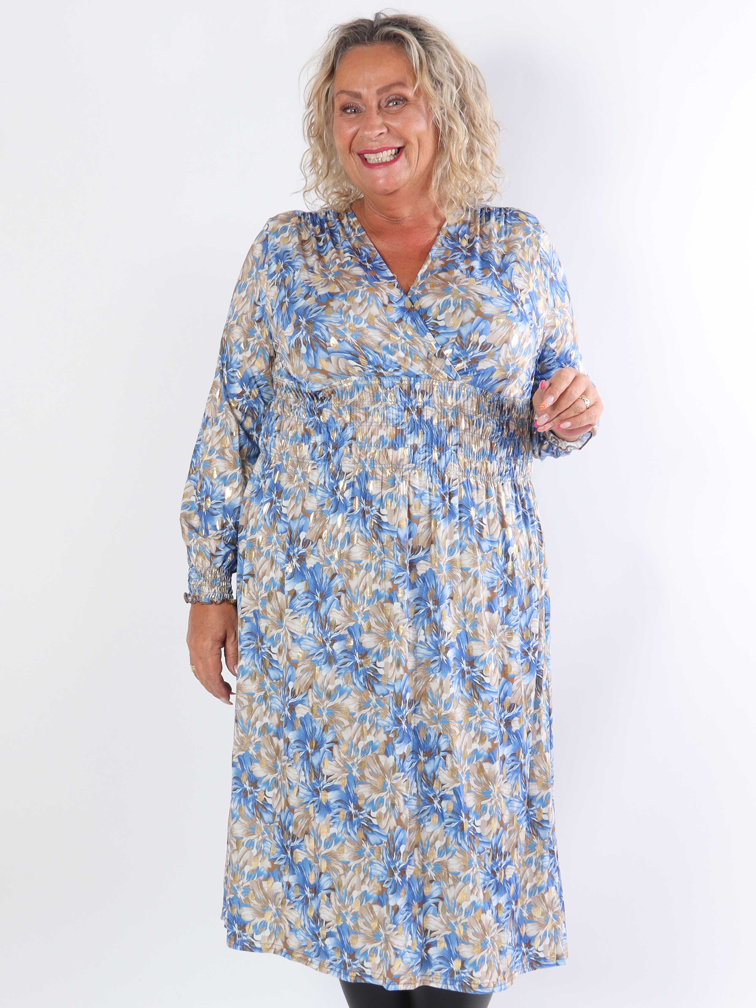 Pams Floral Midi L/S - Elastisk plus size kjole i krølfrit stof